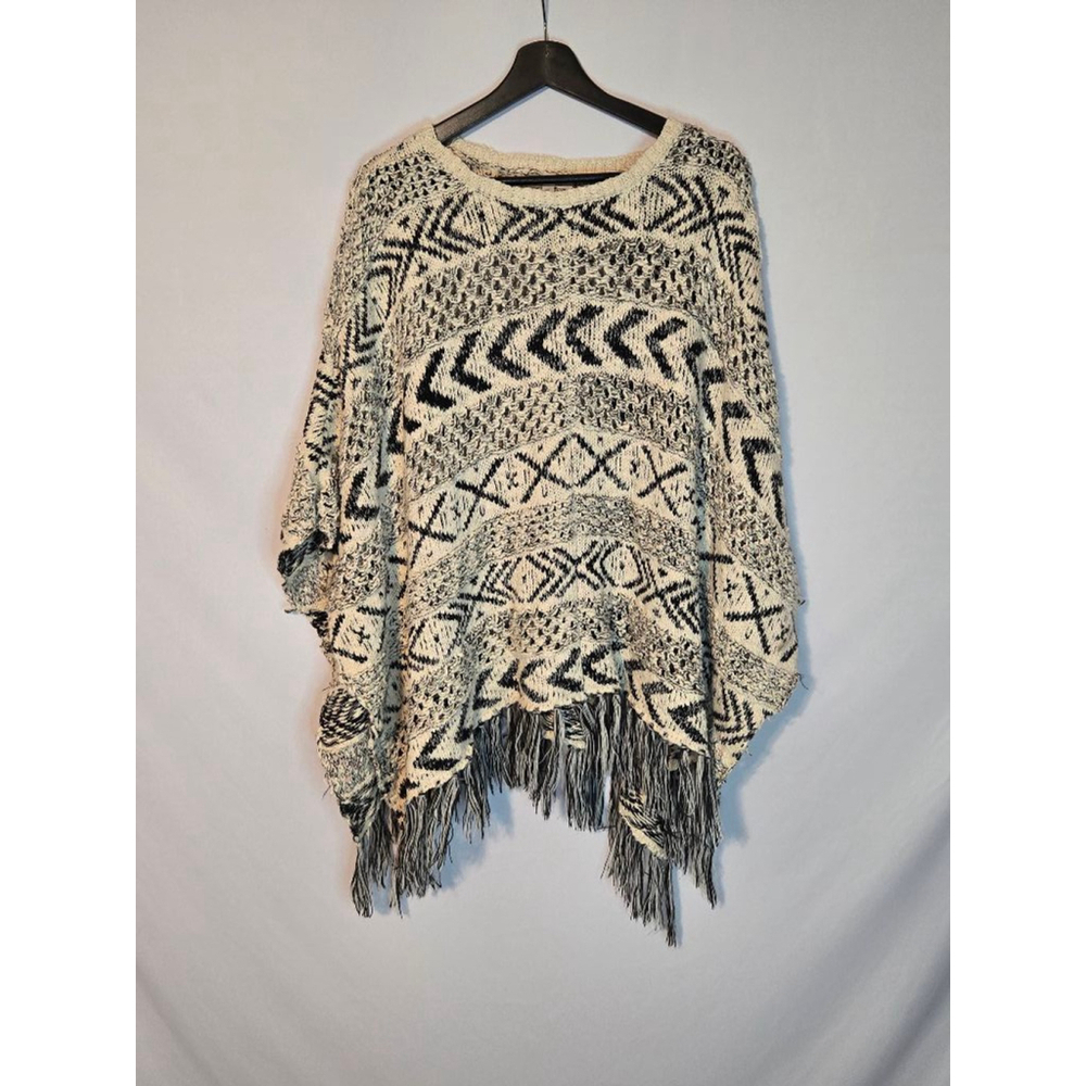 Women's BB Dakota Poncho Knit Sweater, 1SZ, Off-White & Black Boho Style
